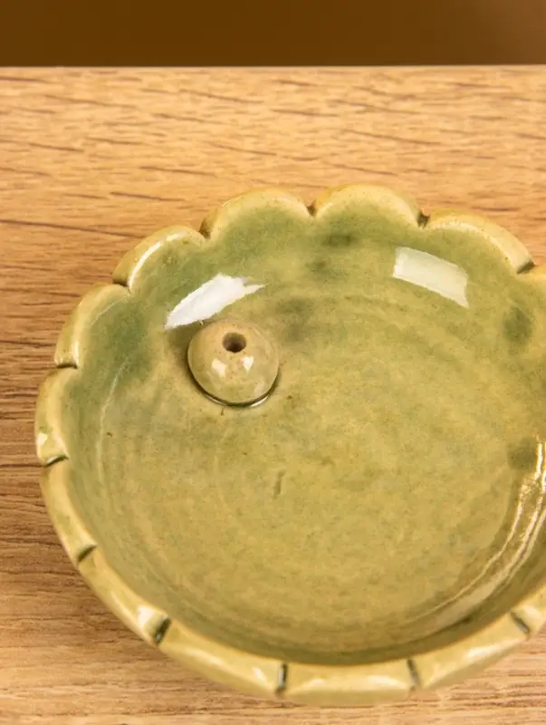 Подставка под благовония  Подставка под благовония "Растение" керамика, цв. зелёный, 8х8х2 см