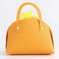 Кожанная подарочная сумочка 14 х 6,5 х 12,8 см желтая