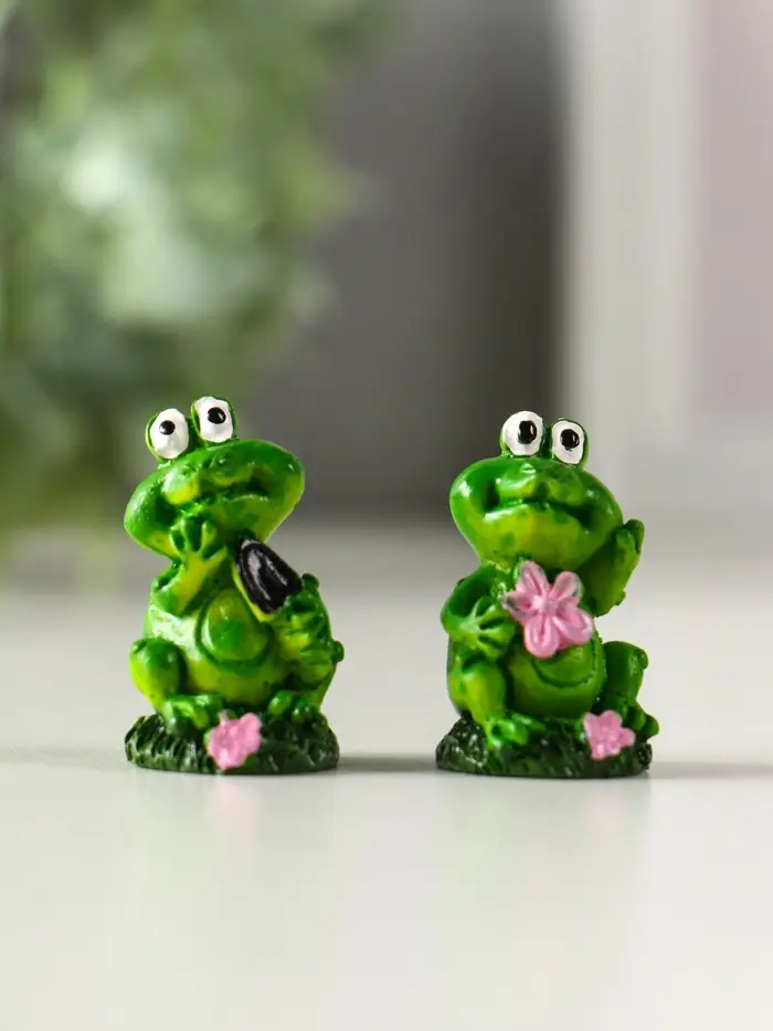 Сувенир полистоун "Лягушонок на полянке" МИКС 2х1,8х3,5 см Сувенир полистоун "Лягушонок на полянке" МИКС 2х1,8х3,5 см