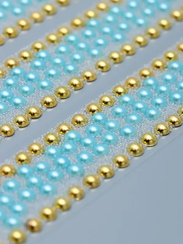 Наклейка стразы пластик Наклейка стразы пластик "Широкий браслет" голубой 32х10,5 см