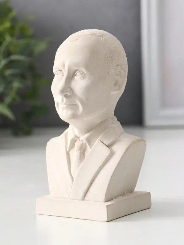 Бюст В.В. Путин, 11×6.5×5.5 см, натуральный, гипс Бюст В.В. Путин, 11×6.5×5.5 см, натуральный, гипс