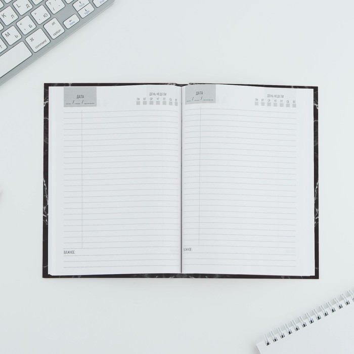 Ежедневник А5, 80 листов в твердой обложке «Черный мрамор» Ежедневник А5, 80 листов в твердой обложке «Черный мрамор»