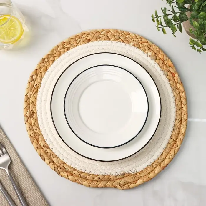 Салфетка сервировочная на стол Доляна &laquo;Мэг&raquo;, d=30 см, белая