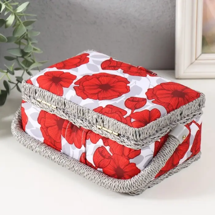 Шкатулка для рукоделия и шитья &laquo;Красные маки на белом&raquo;, хранение ниток, иголок, мелочи, 18&times;12&times;9.5 см