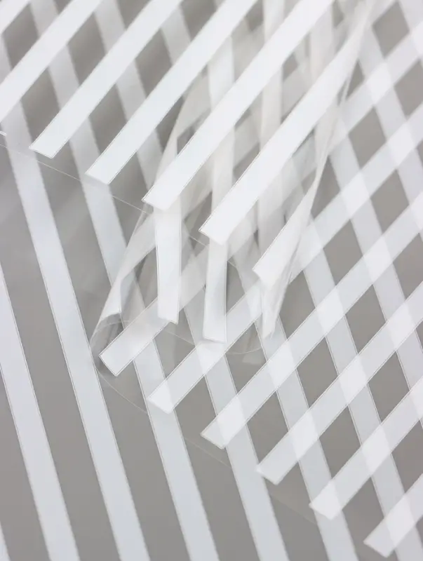 Пленка прозрачная с рисунком «Полосы узкие» Белый 0.7×8.2±5%м