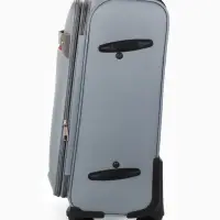 Чемодан 20",Текст,36*25*58,отд на молнии,1 нар/карм, увелич,код замок,4 колеса, т.серый