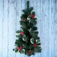 Искусственная ёлка настенная &laquo;Зимнее волшебство. Шишка ягодки&raquo;, 65 см, ПВХ ветки отгибаются