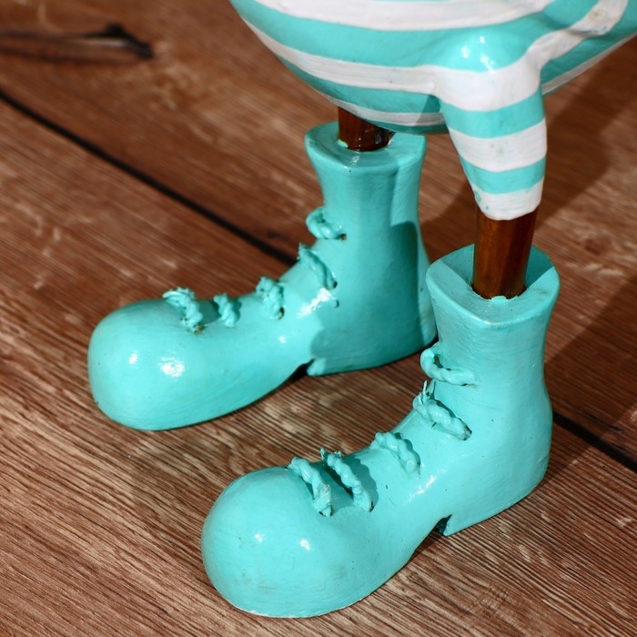 Сувенир "Утка в мятном комбинезоне" дерево 45 см