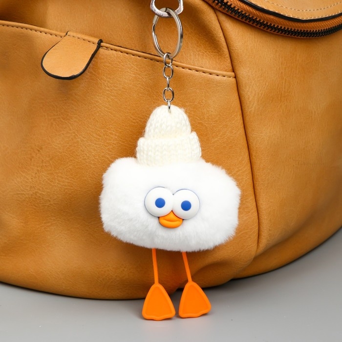 Пушистик на кольце  Пушистик на кольце "Чудик в шапке" белый 8х5х12,5 см