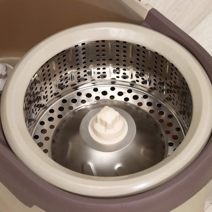 Швабра с отжимом и ведро с металлической центрифугой Доляна, 19,2 л, дополнительная насадка, цвет бежевый Швабра с отжимом и ведро с металлической центрифугой Доляна, 19,2 л, дополнительная насадка, цвет бежевый