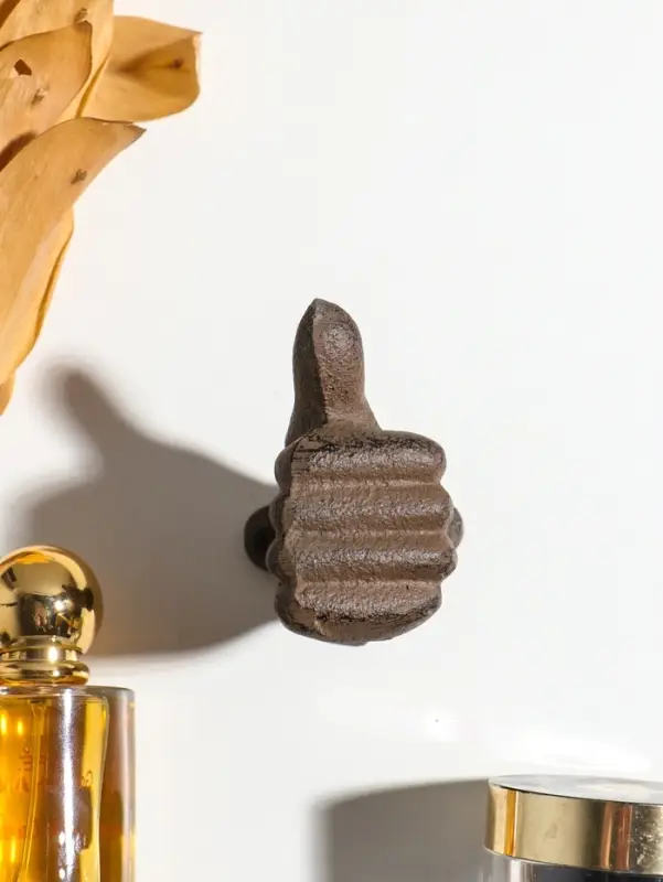 Крючок настенный &laquo;Рука - класс&raquo;, ключница декоративная, чугун, 7.5&times;3.8&times;8 см