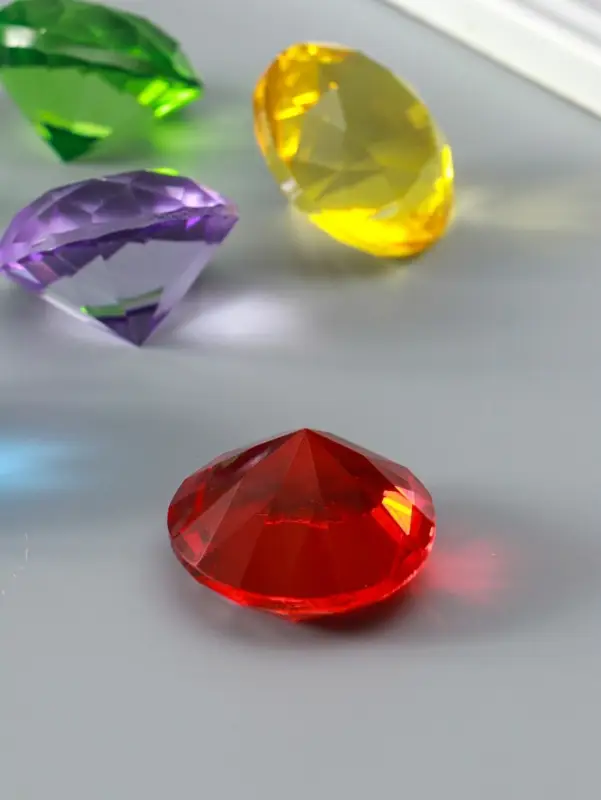 Набор фигурок стекло &laquo;Бриллианты&raquo;, 6 шт., d=4 см, в коробке, 17&times;12&times;4 см