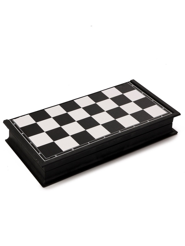 Шахматы 26 х 26 см, король h-4.6 см, d-1.9 см, доска и фигуры пластик Шахматы 26 х 26 см, король h-4.6 см, d-1.9 см, доска и фигуры пластик