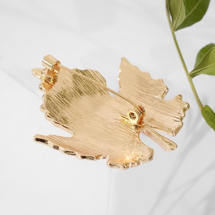 Брошь «Лист кленовый» резной, цвет оранжевый в золоте Брошь «Лист кленовый» резной, цвет оранжевый в золоте