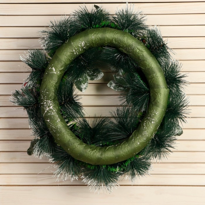 Венок новогодний d- 34 см  Венок новогодний d- 34 см "Уютная сказка" хлопок ягоды листья в снегу