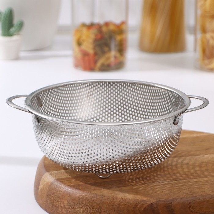 Дуршлаг из нержавеющей стали «Марко», d=19 см, две ручки, цвет хромированный Дуршлаг из нержавеющей стали «Марко», d=19 см, две ручки, цвет хромированный