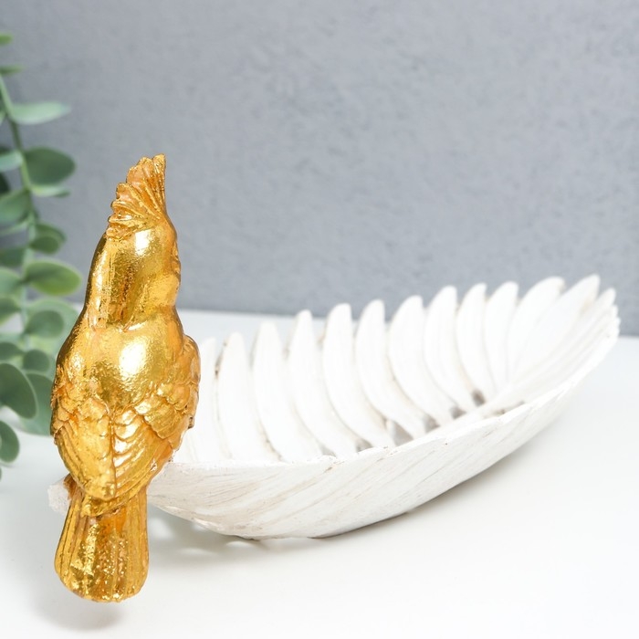 Сувенир полистоун подставка Сувенир полистоун подставка "Золотой попугайчик с хохолком на белом листе" 11х24,5х11 см