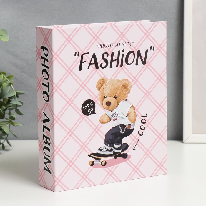 Фотоальбом на 80 фото 10х15 см Фотоальбом на 80 фото 10х15 см "Мишка в кресле" в коробке МИКС 23х5х19 см