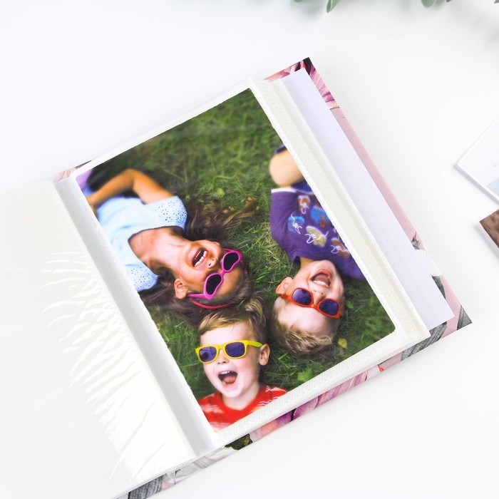 Фотоальбом в твёрдой обложке &laquo;Счастливые моменты&raquo;, 100 фото