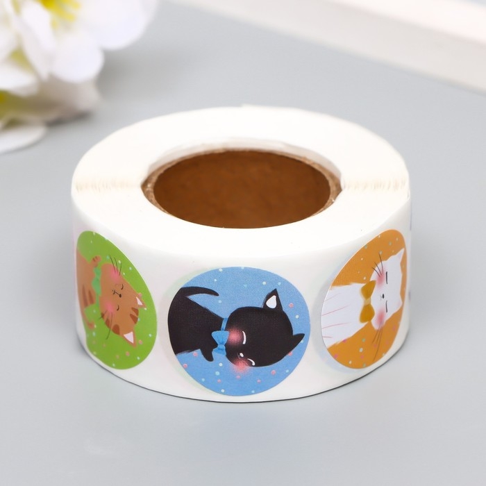 Наклейка бумага Наклейка бумага "Кошечки" d=2,5 см 500 шт в рулоне 3х6х6 см