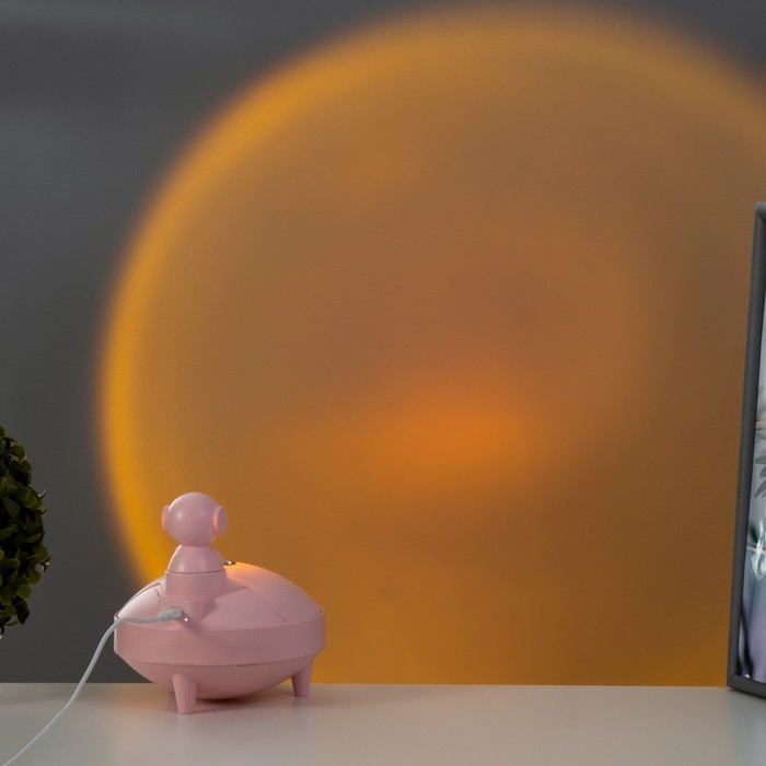 Ночник-проектор с увлажнителем Ночник-проектор с увлажнителем "Космонавт" LED USB АКБ МИКС 14х14х15 см RISALUX