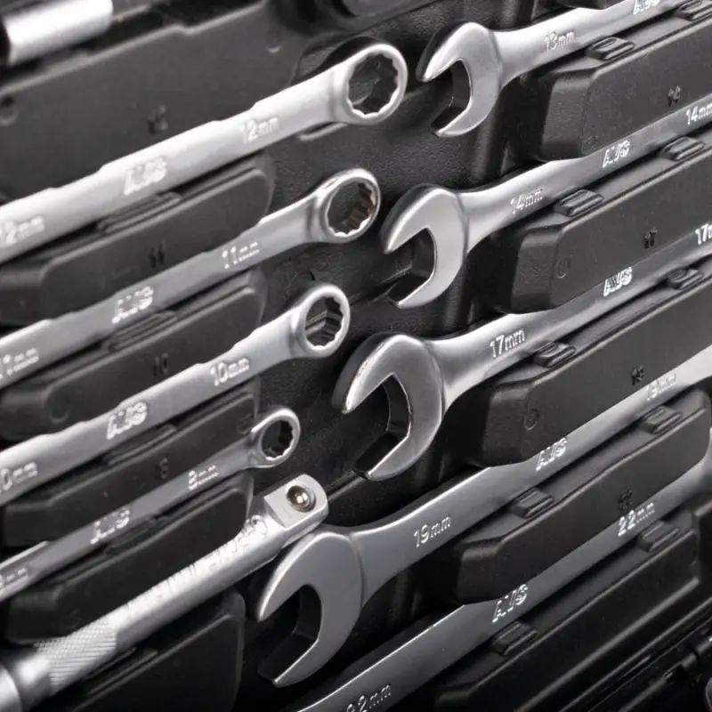 Набор инструментов 82 предмета "MASTER" AVS MTS-82