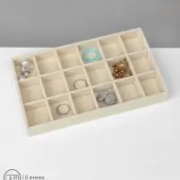 Подставка для украшений QF, 18 ячеек, флок, 21&times;12.3&times;2.5 см, бежевая