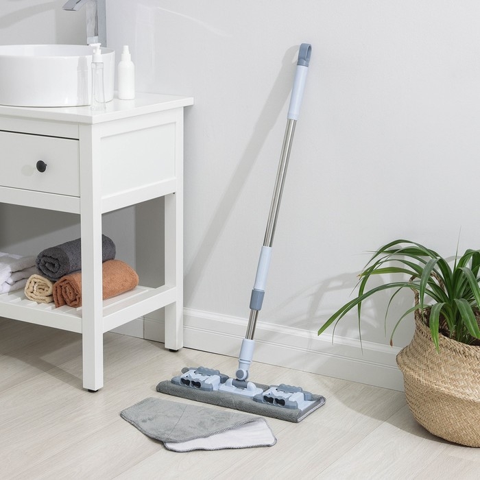 Швабра для мытья пола плоская Доляна, 2 насадки из микрофибры, телескопическая стальная ручка, 41×15×92(136) см Швабра для мытья пола плоская Доляна, 2 насадки из микрофибры, телескопическая стальная ручка, 41×15×92(136) см