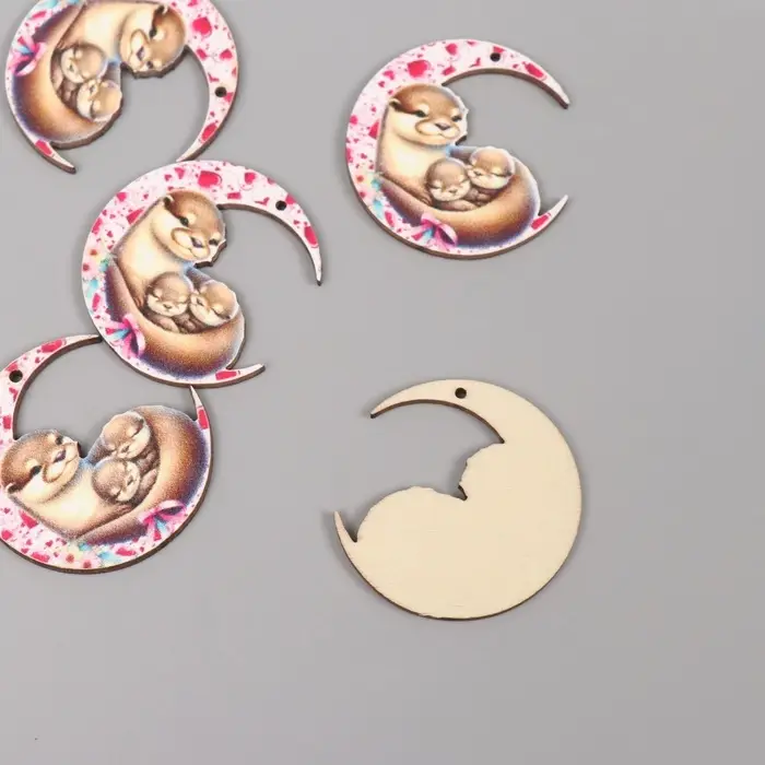 Декор для творчества дерево Декор для творчества дерево "Семья выдр" 3,7х3,6х0,3 см