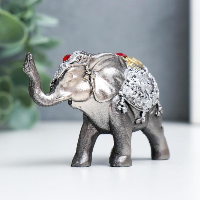 Сувенир полистоун Сувенир полистоун "Слонёнок в золотой попоне с рубином" 5,5х8,5х3,2 см