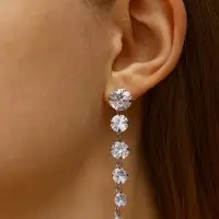 Серьги висячие со стразами &laquo;Змейка&raquo; L= 7.6 см, цвет белый в серебре