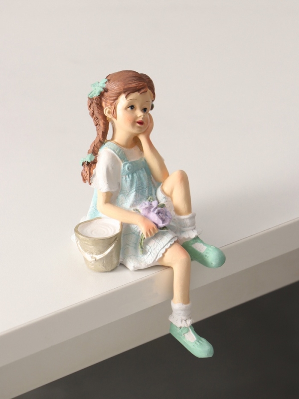 Сувенир полистоун  Сувенир полистоун "Малышка в сарафане, с розой и ведерком" 9х7,5х14,5 см