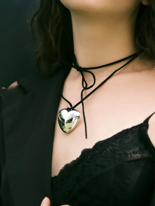 Чокер &laquo;Сердце&raquo;, крупное, металлик, чёрный в серебре, 60 см