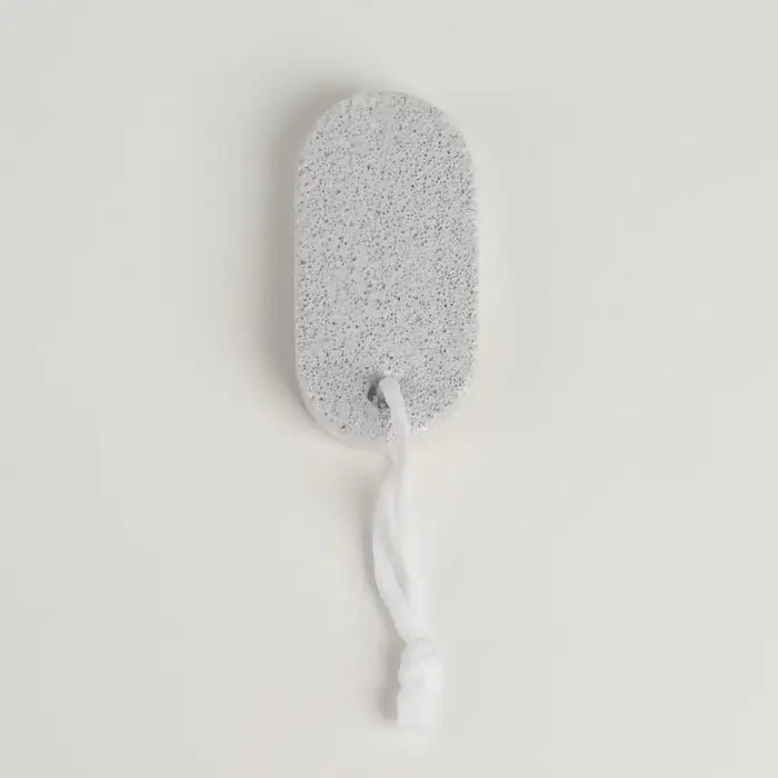 Пемза для педикюра, с подвесом, 9×4.5 см, в коробке, белая Пемза для педикюра, с подвесом, 9×4.5 см, в коробке, белая