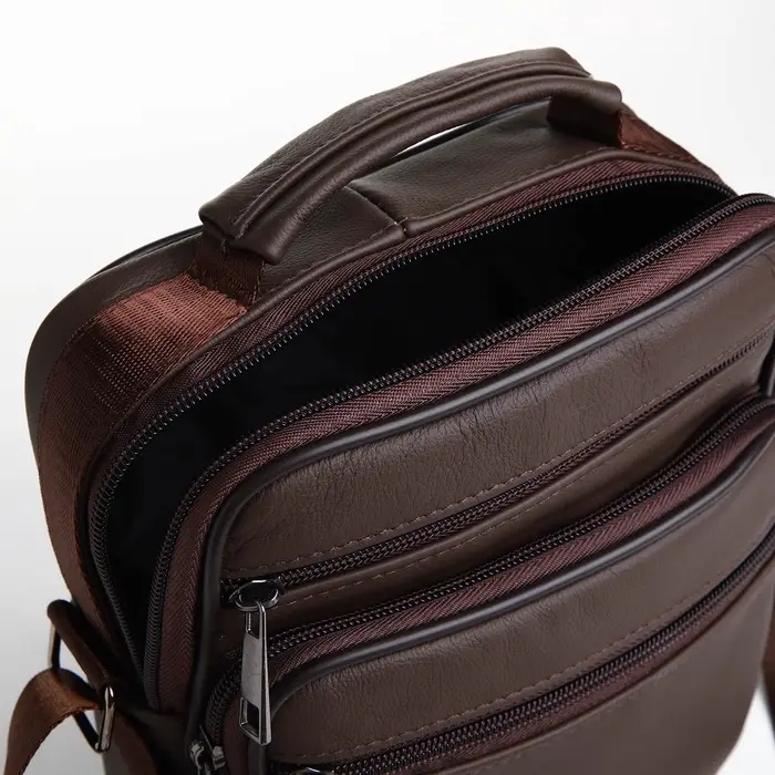 Сумка кросс-боди мужская на молнии, с ручкой, 3 наружных кармана, 18&times;8.5&times;22 см, коричневая