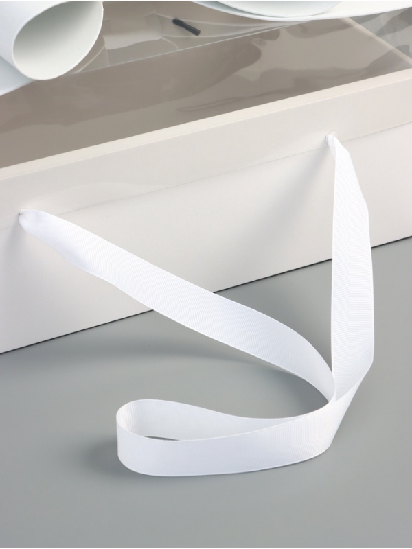 Коробка подарчная с бантом, ручками и прозрачной крышкой 35 х 21 х 15 см Белая