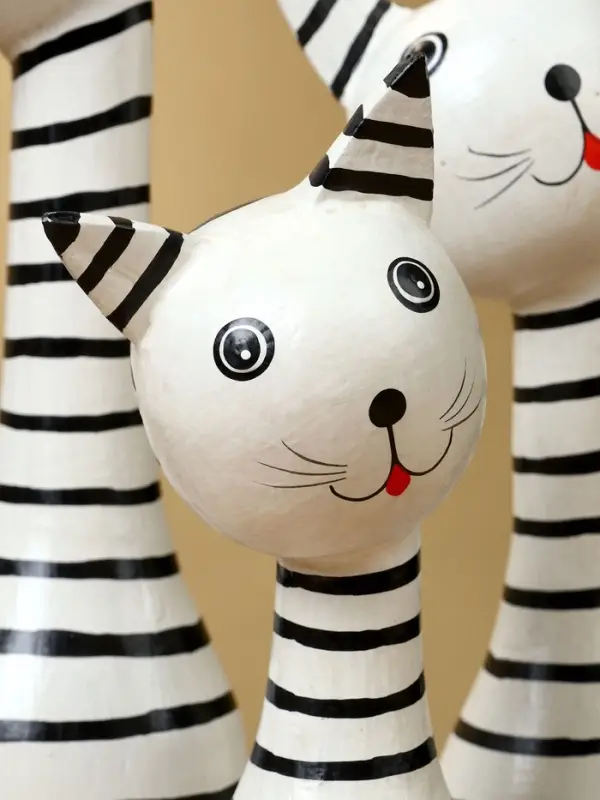 Набор сувенирный Набор сувенирный "Полосатые коты" дерево H 27, 22. 17 см, цв. бело-чёрный