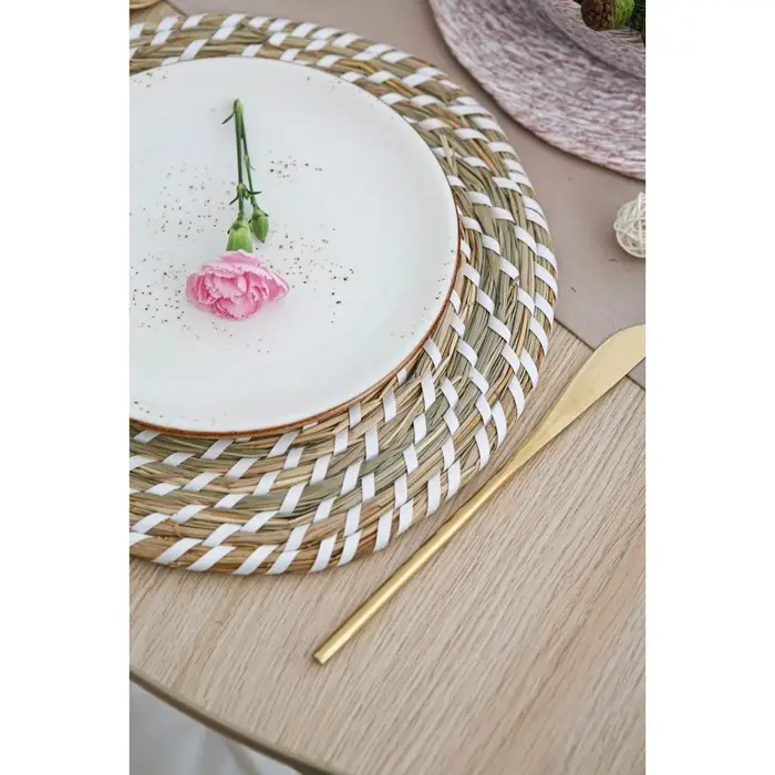 Салфетка сервировочная на стол Доляна &laquo;Солнце&raquo;, плетёная, d=30 см, бежевая с белым узором