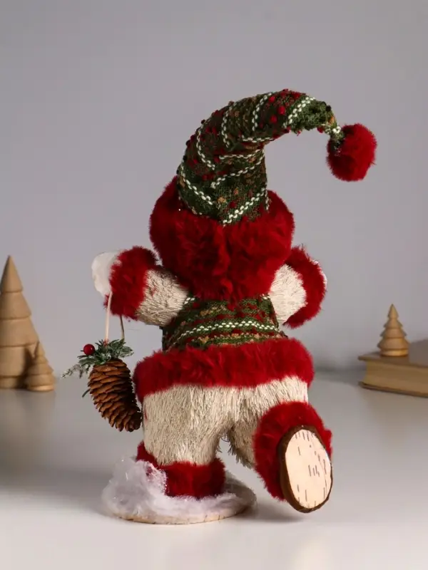 Декор  Декор "Снеговик в кафтане с мехом и колпаке. с шишкой" 19х17х40 см