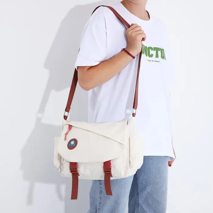 Сумка молодёжная на клапане, 29&times;13&times;24 см, молочная/коричневая