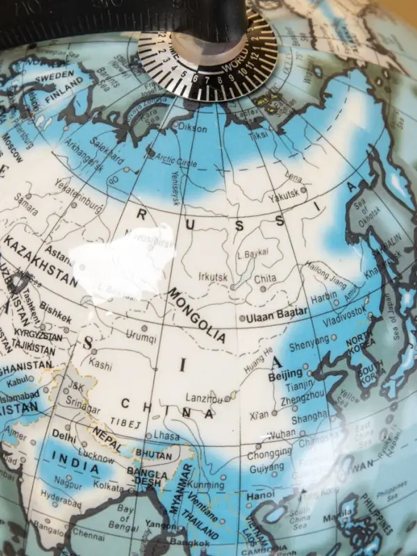 Глобус сувенирный 18х15х25 см, подставка мрамор Глобус сувенирный 18х15х25 см, подставка мрамор