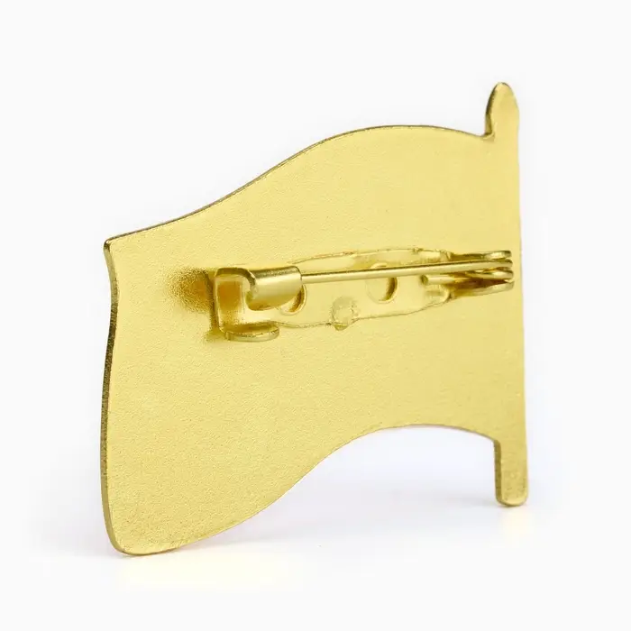 Значок «Флаг 9 мая», 3×2.5 см, цвет красный в золоте Значок «Флаг 9 мая», 3×2.5 см, цвет красный в золоте