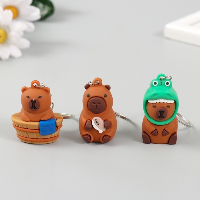 Брелок резина Брелок резина "Капибара" МИКС 4,4х2,8х2,2 см