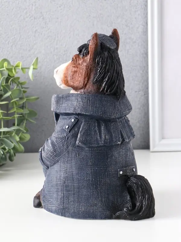 Фигурка (гипс) Конь в пальто  Высота 24 см, ширина 12.5 см, длина 16,5 см, джинса