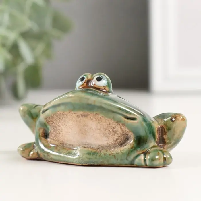 Сувенир керамика "Зеленая лягушка со сложенными лапками" 4,6х9х5,6 см