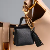 Брелок кожзам с карабином, с кистью "Сумочка. Котик" чёрный 5х2,5х6 см Брелок кожзам с карабином, с кистью "Сумочка. Котик" чёрный 5х2,5х6 см