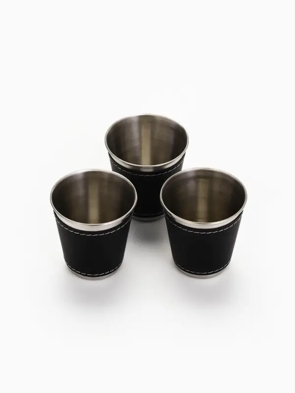 Стопки в чехле &laquo;Лучший охотник&raquo;: нержавеющая сталь, набор 3 шт.&times;70 мл