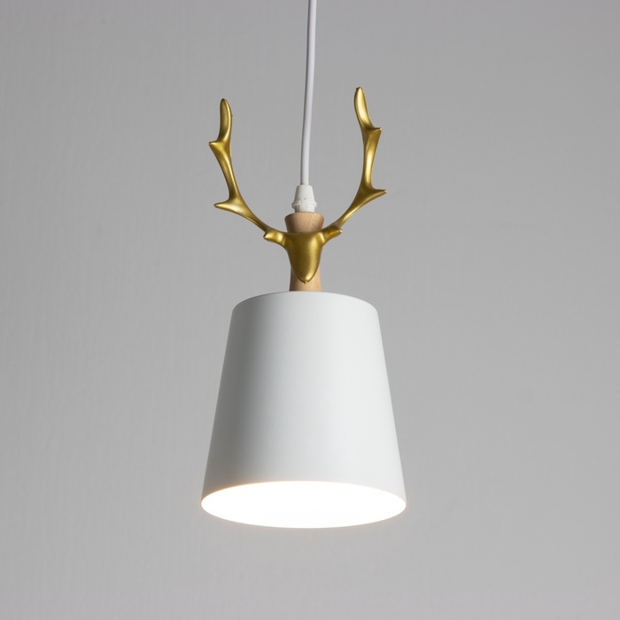 Светильник BayerLux "Олень" 1хE27 40Вт белый-золото 13х13х100 см
