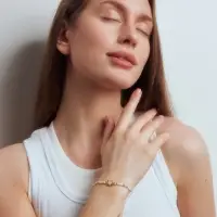 Браслет &laquo;Солнце&raquo; на нити, белый в золоте, L=6 см
