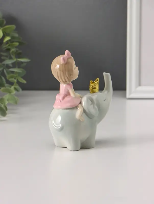 Сувенир "Девочка в розовом на слоне" 4,5х10,5х13 см